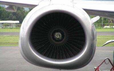 Why Are 737 Engines Flat on the Bottom?