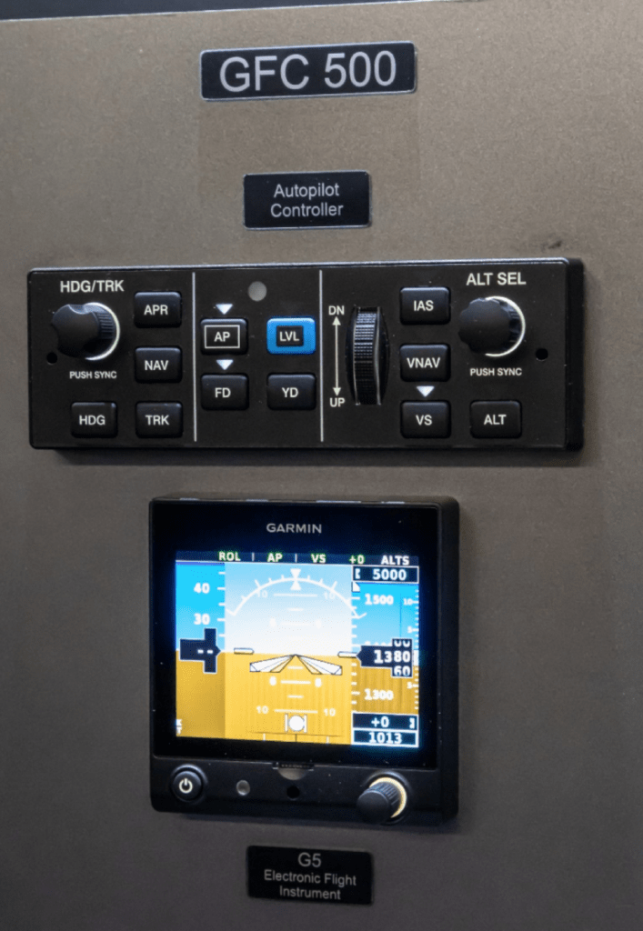 The Difference Between an Autopilot and a Flight Director Airplane